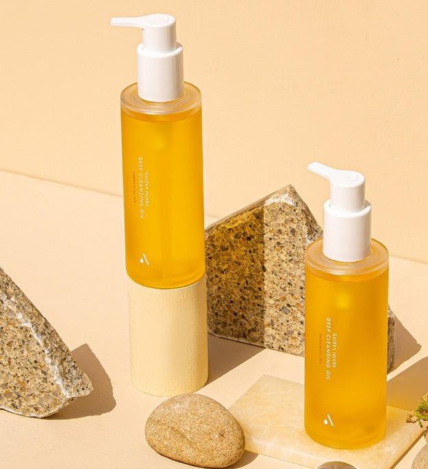 Huile nettoyante en profondeur au jojoba doré d'Aida Cosmetics