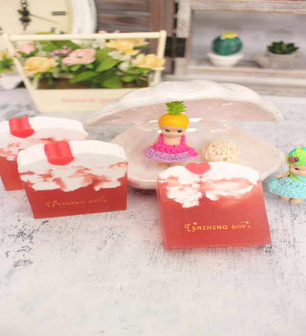 Sapone fatto a mano idratante al cuore di rosa Shining Day 130g 2EA