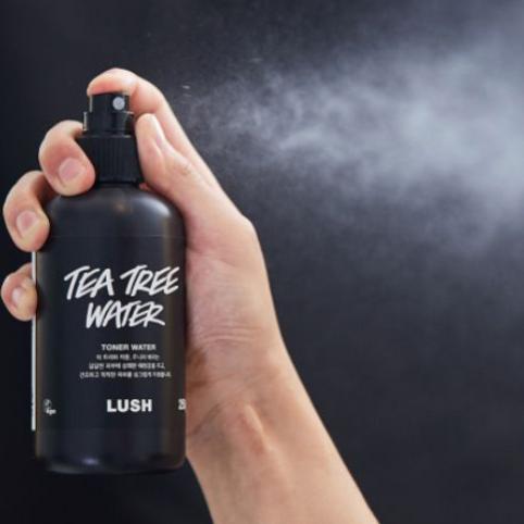 Tónico de agua de árbol de té exuberante