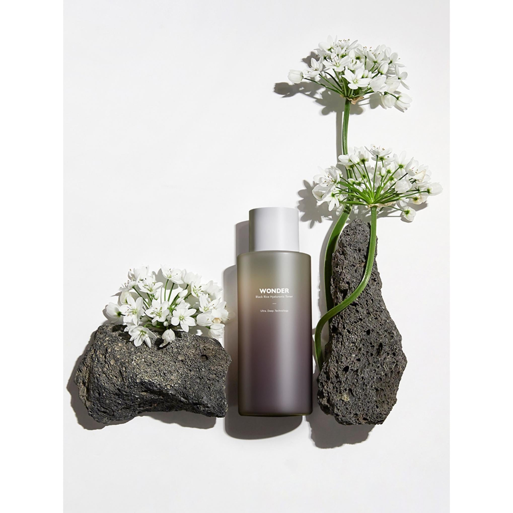 Haru Haru Tonico Riso Nero Wonder 150ml + Olio 10ml + Dischetto di Riso Super Adesivo 50pz + Kit Campione Detergente 2pz Set