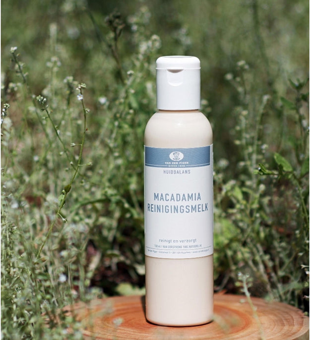 Seijiyoung Van der Piguet Macadamia Cleansing Milk