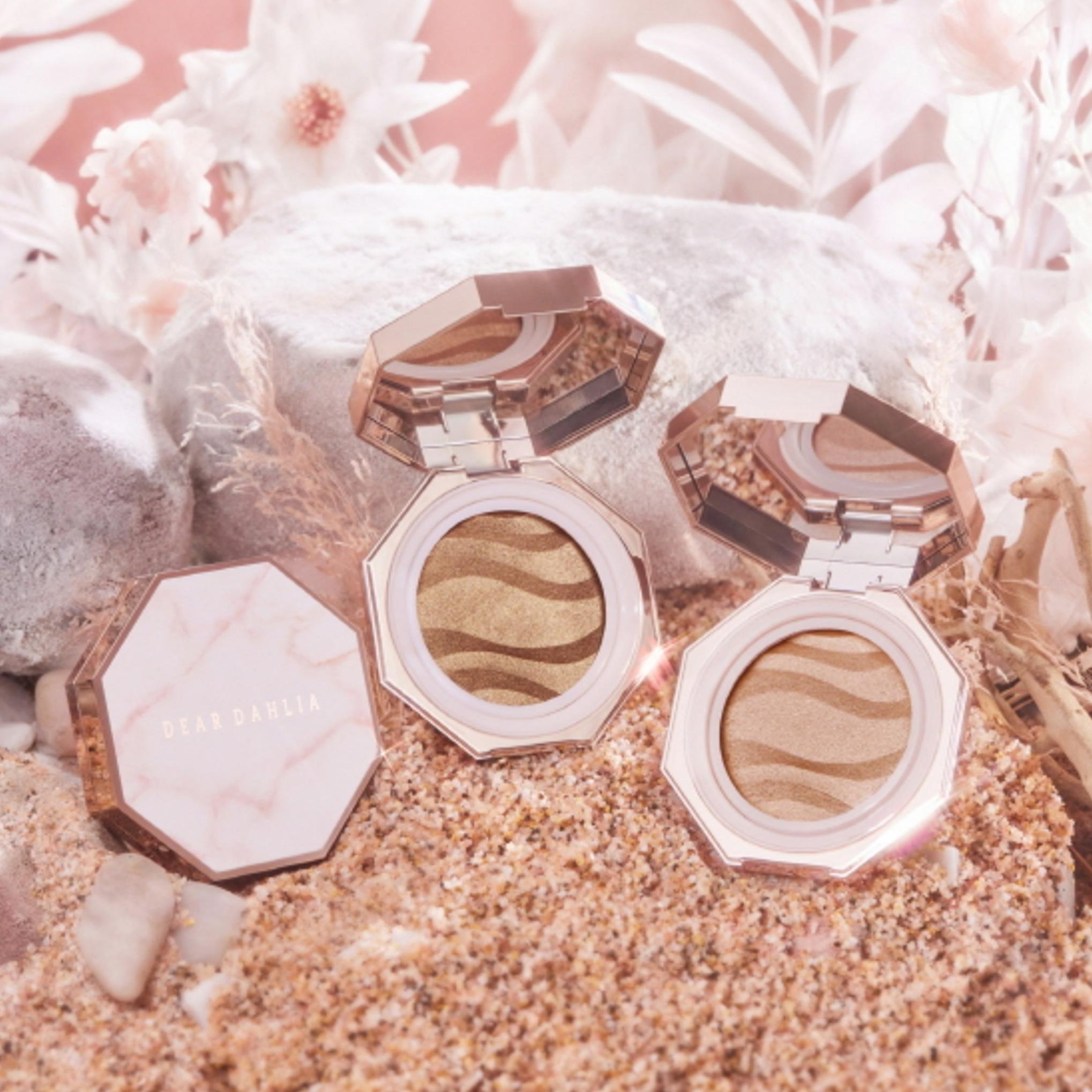 Dear Dahlia Blooming Edition Resaltador bronceador Endless Radiance 7,3 g