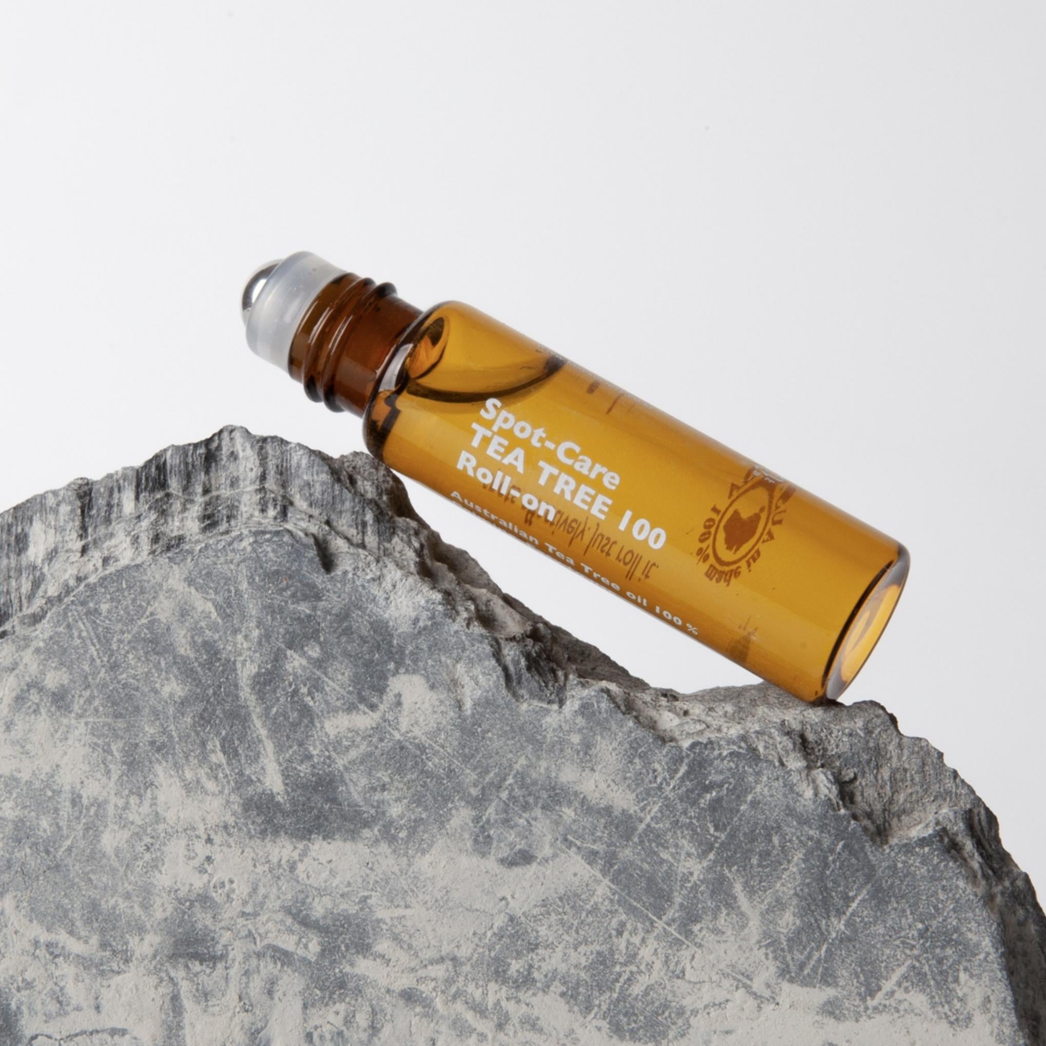 Lazy Society Spot Care Tea Tree 100 Roll-on