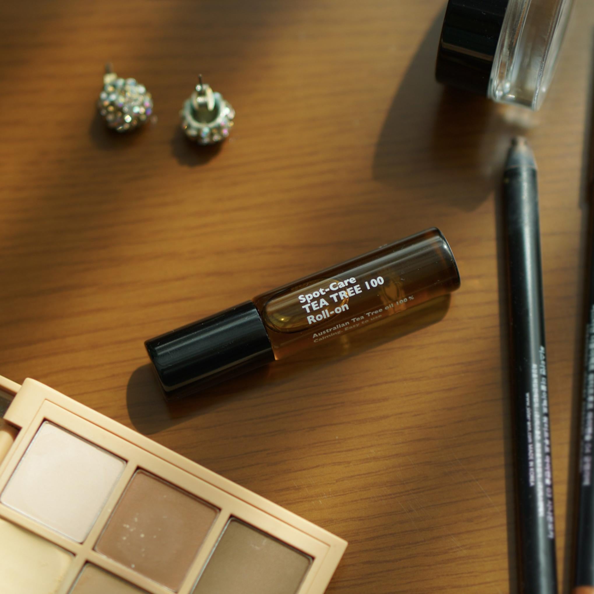 Lazy Society Spot Care Tea Tree 100 Roll-on