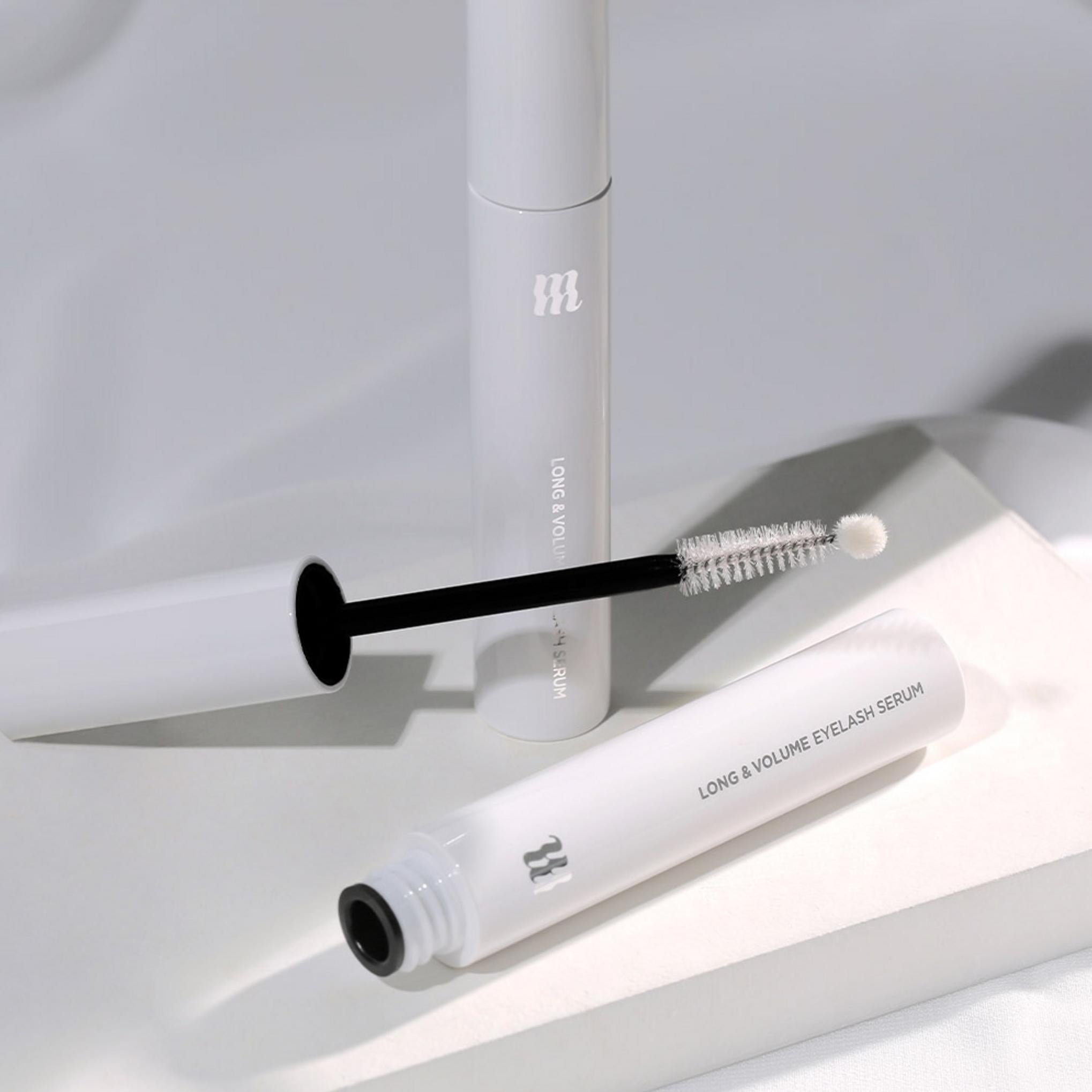 دمج تغذية الرموش الطويلة والكثيفة