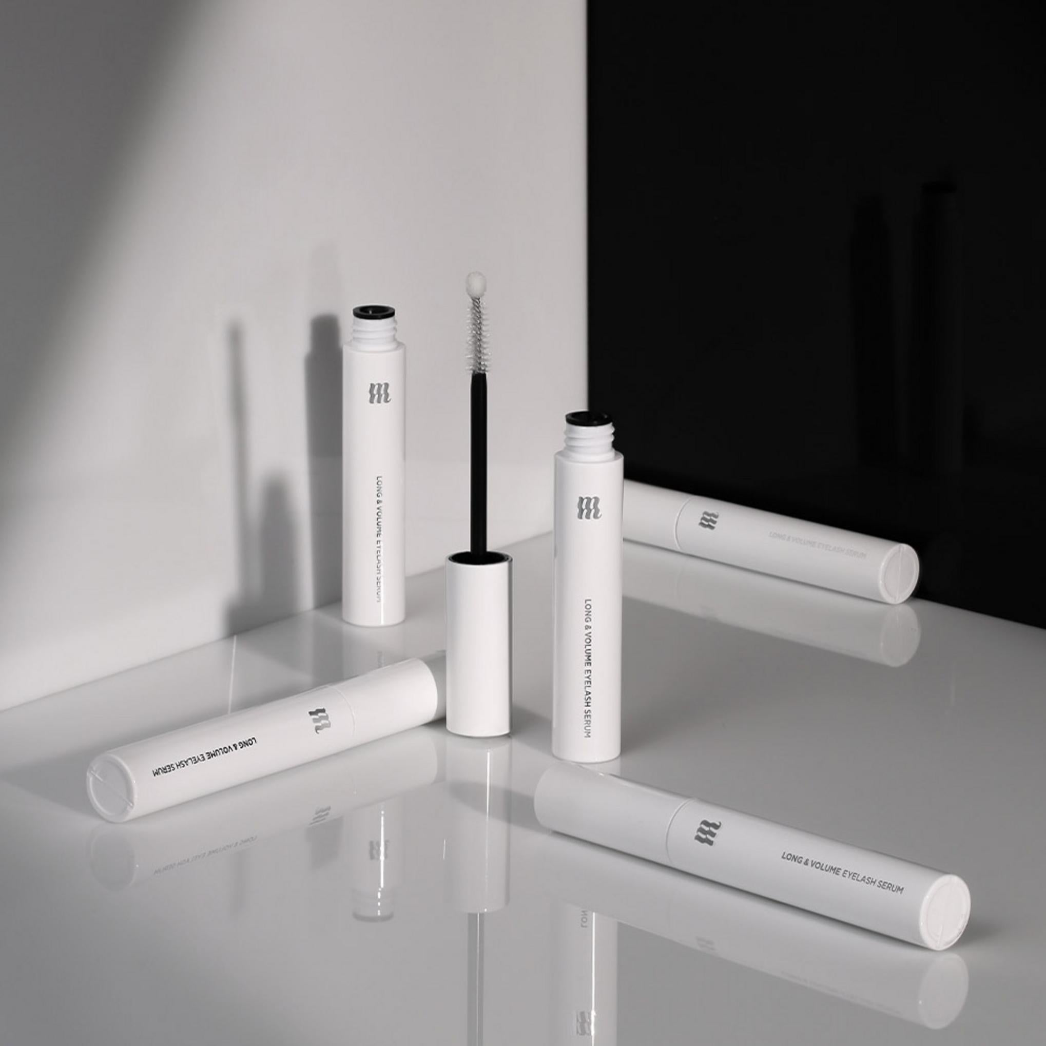 دمج تغذية الرموش الطويلة والكثيفة