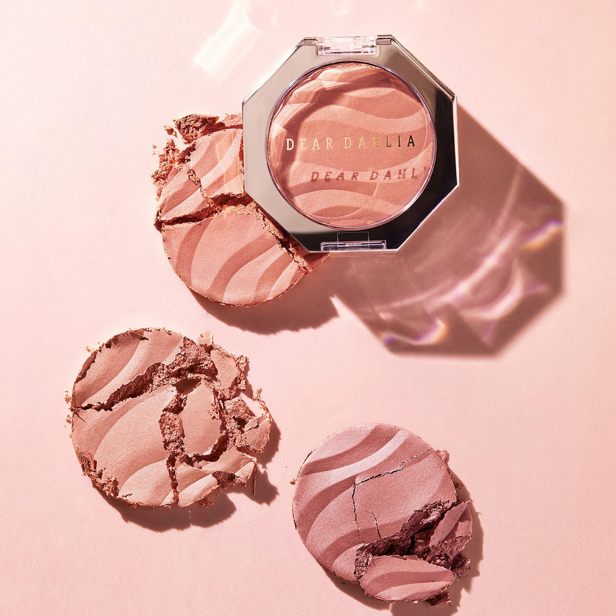 Dear Dahlia Blooming Edition Petal Glow Blush 3,8 g