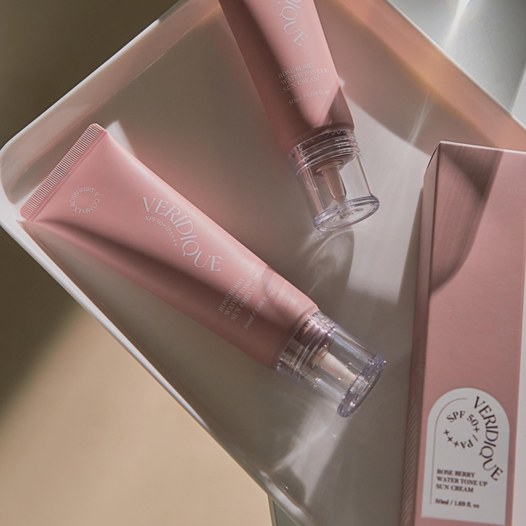 Veridique Roseberry Water Тонизирующий солнцезащитный крем SPF50+ PA+++