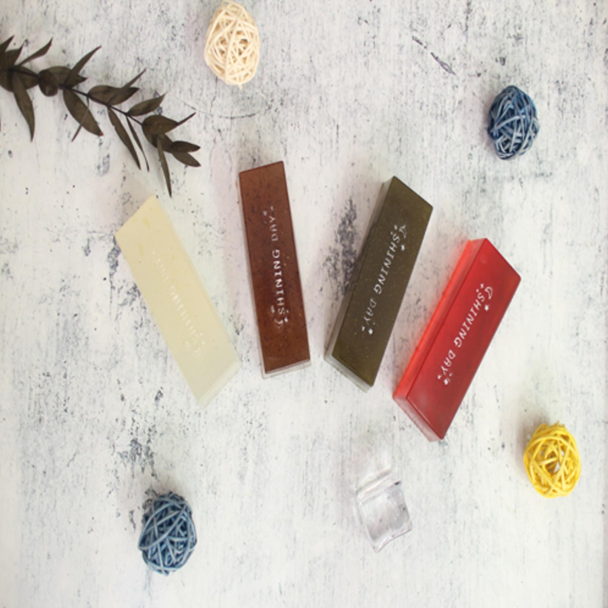 Shining Day Strong quadratische handgemachte Seife 65g 4St