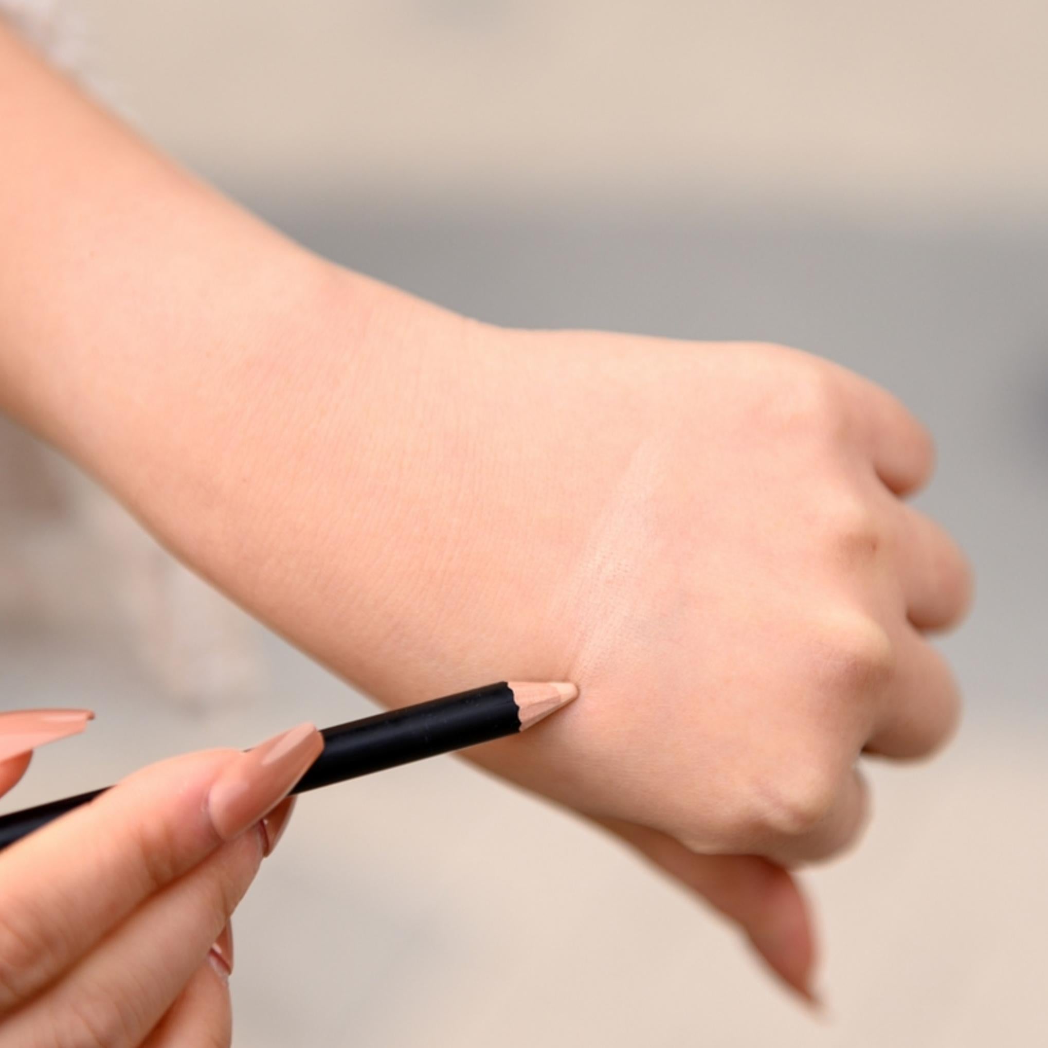 Набор консилера-карандаша Mondrow Soy 2г + точилка