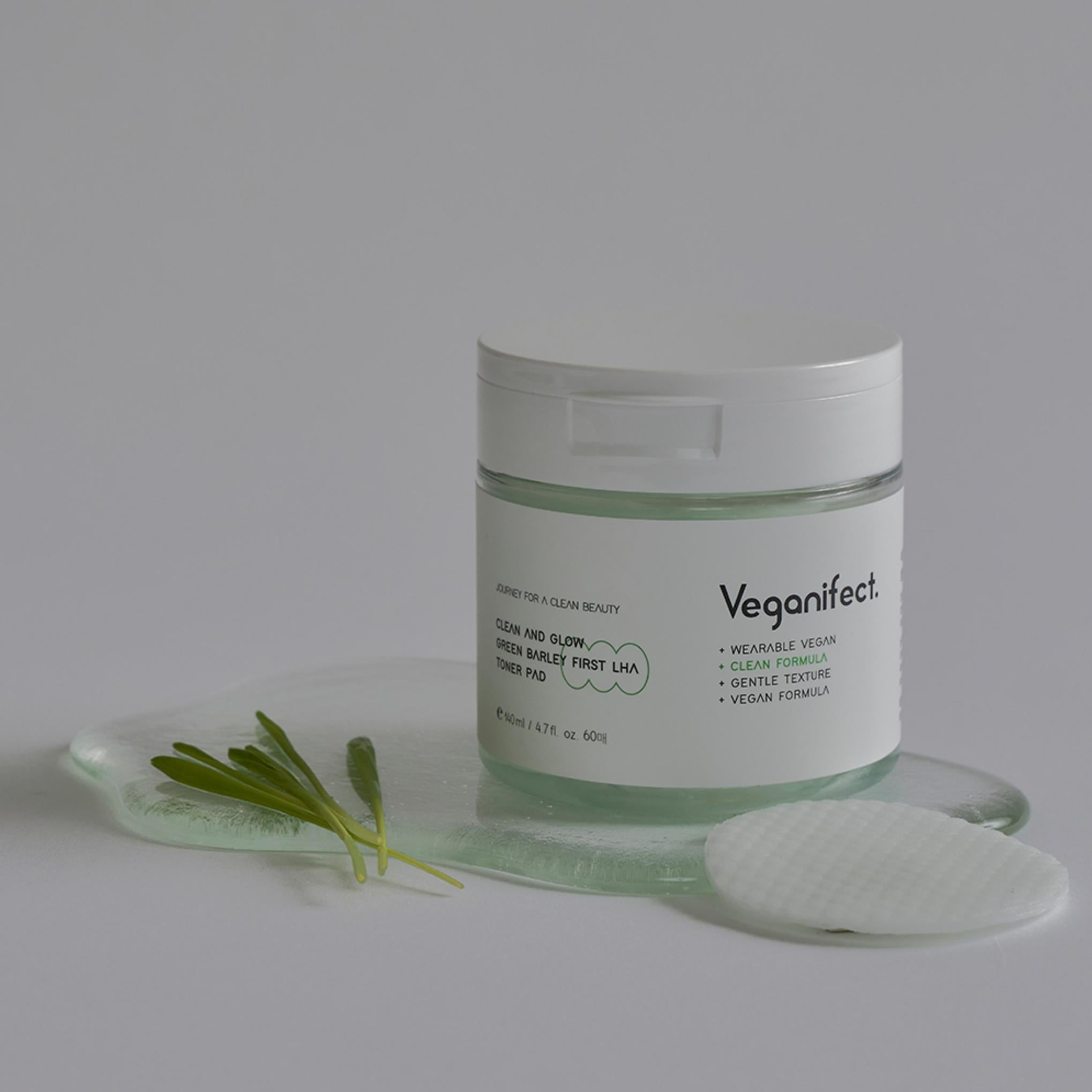 Vegan Effect Clean & Glow Green Barley Gel Cleanser, 205 мл + тоник Green Barley First Laha, 140 мл, набор из 2 шт.