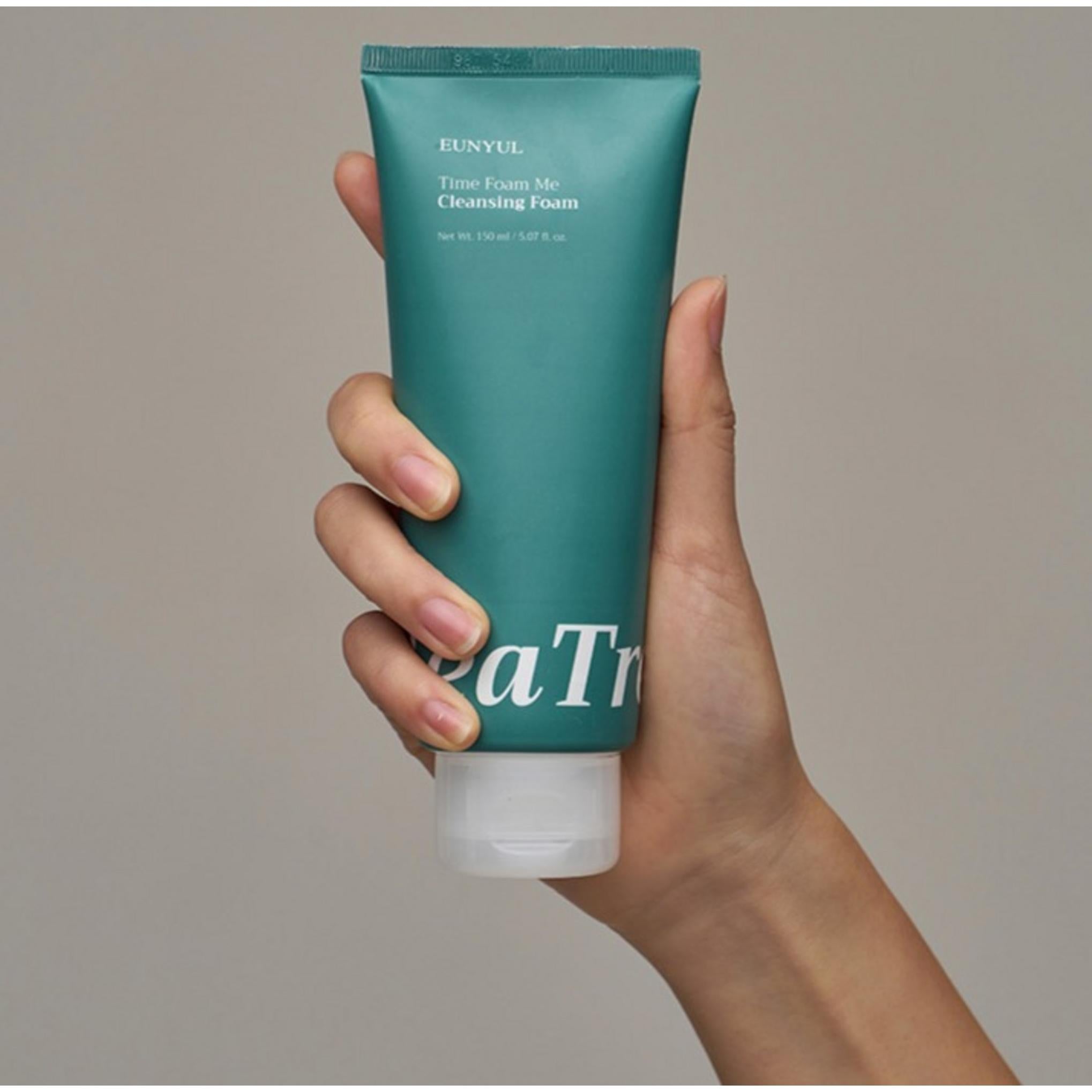 رغوة التنظيف بشجرة الشاي من يونيول تايم فورم مي