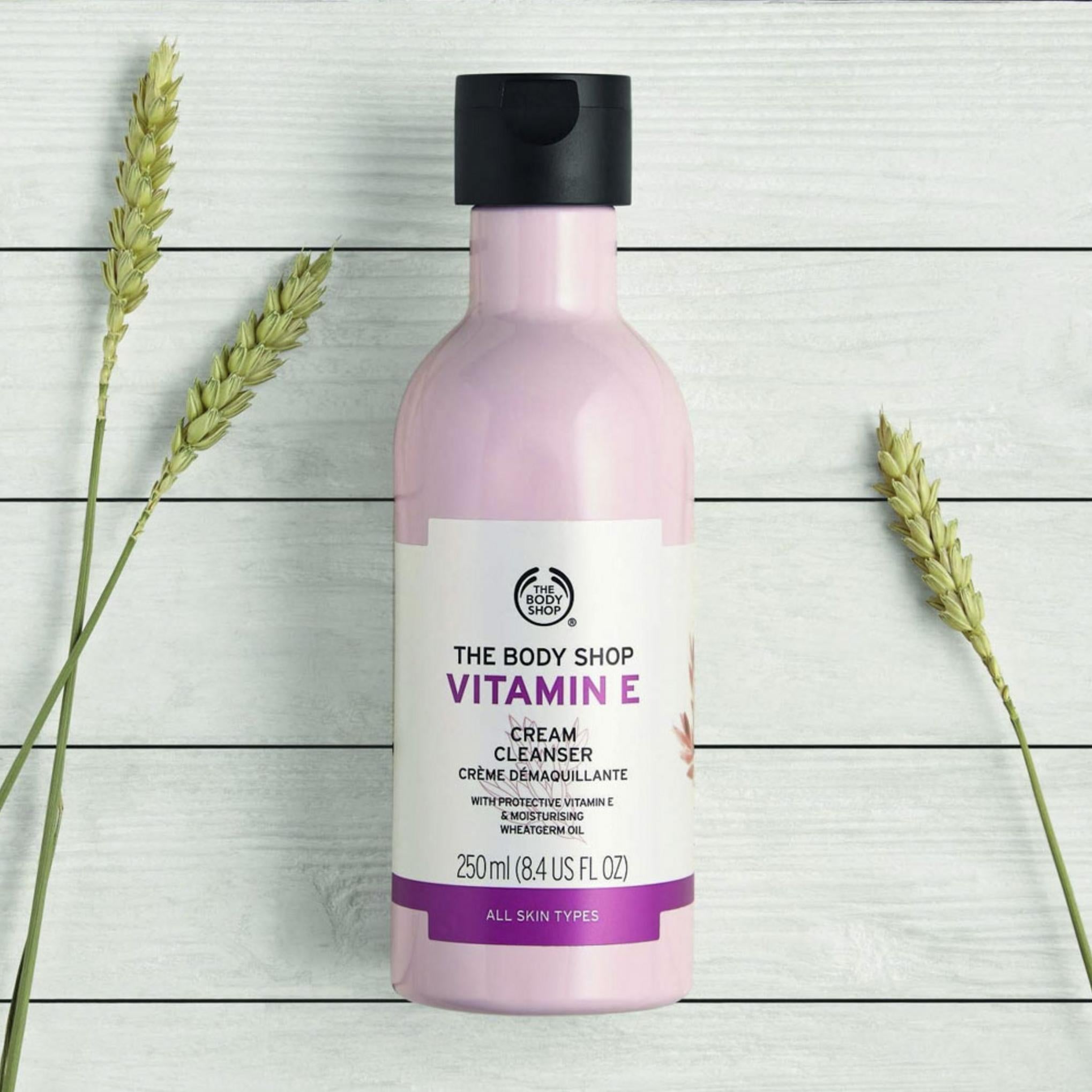 كريم منظف فيتامين E من ذا بودي شوب