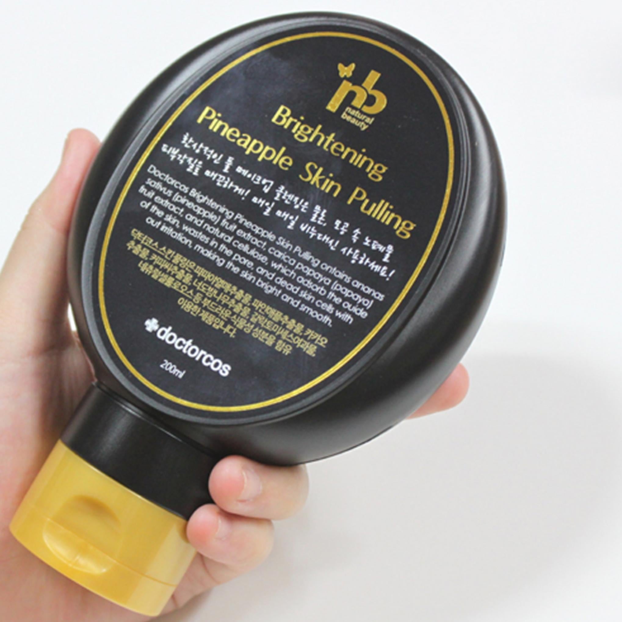 منظف ​​دكتور كوس لتفتيح البشرة بالأناناس