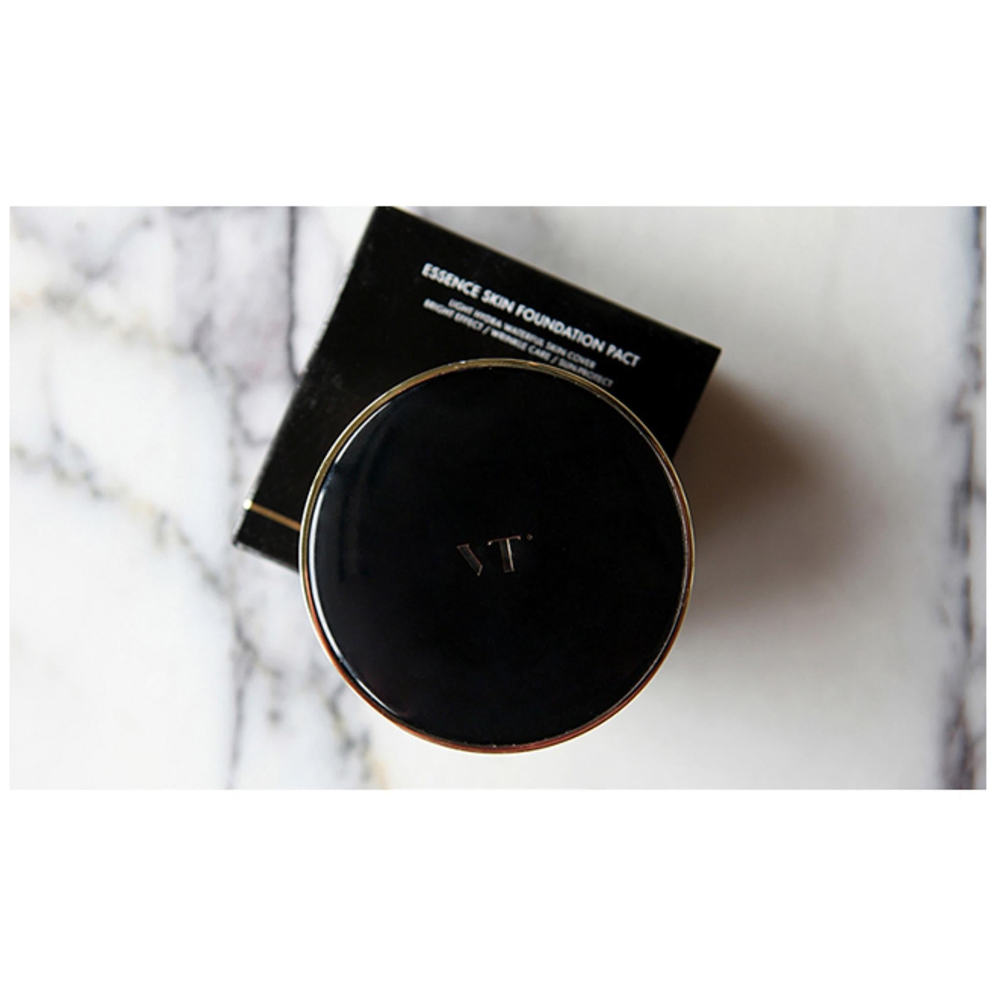 VT Cosmetic Essence Skin Gold Water Светящаяся тональная основа 12 г