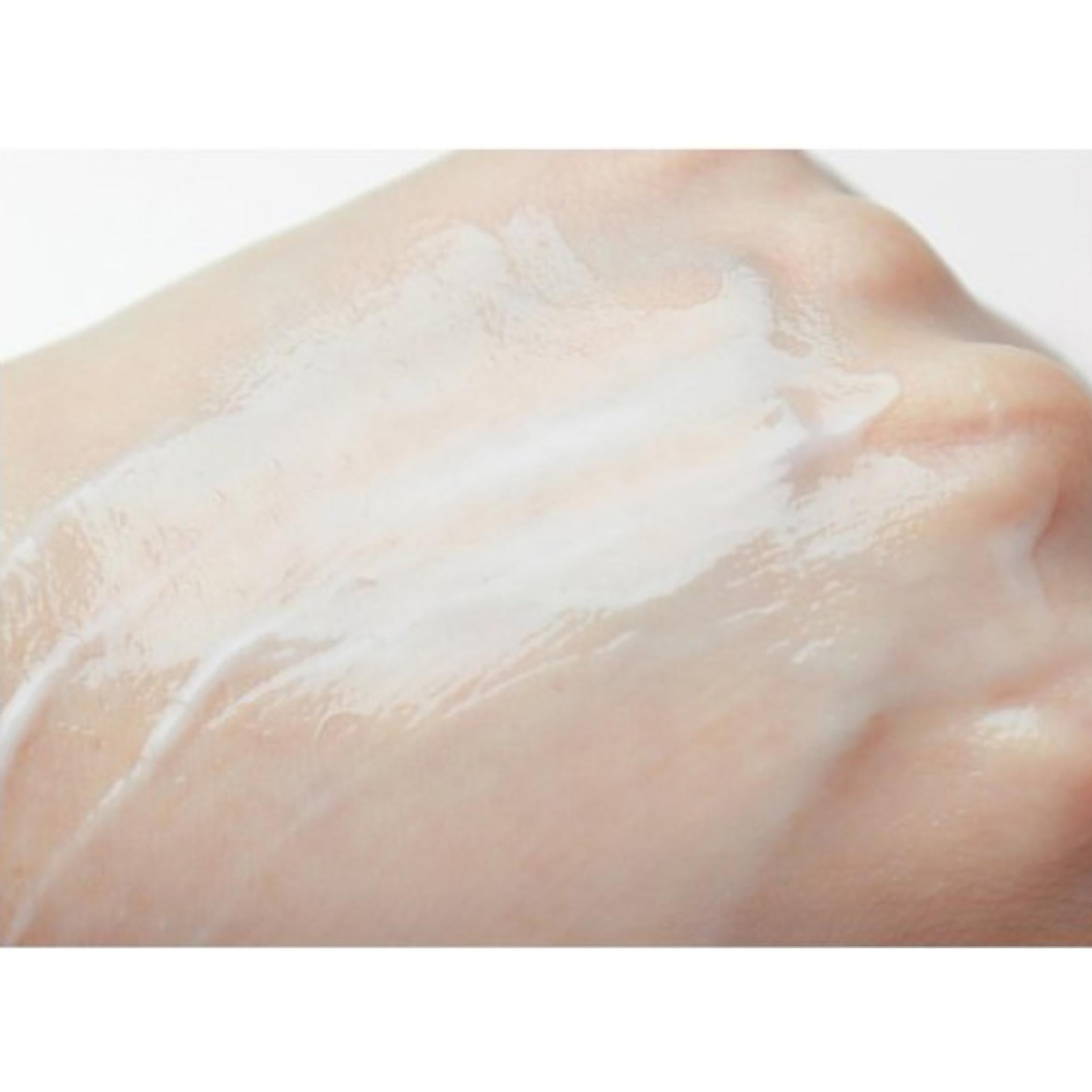 حليب التنظيف اللطيف للبشرة من دكتور أوكيم